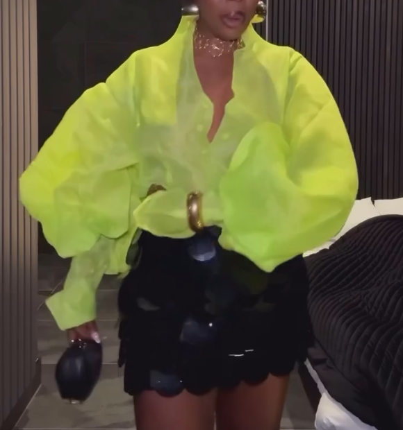 Bright loose top