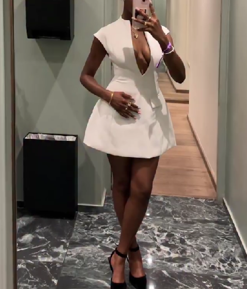 Statement sleeveless dress