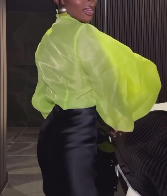 Bright loose top