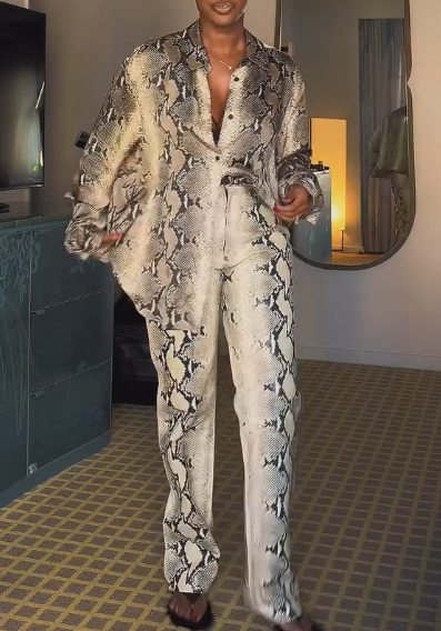 Snakeskin white and black casual print suit