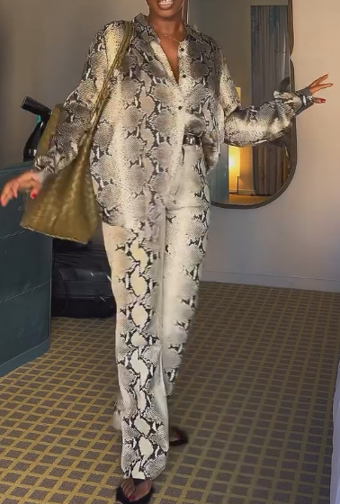 Snakeskin white and black casual print suit